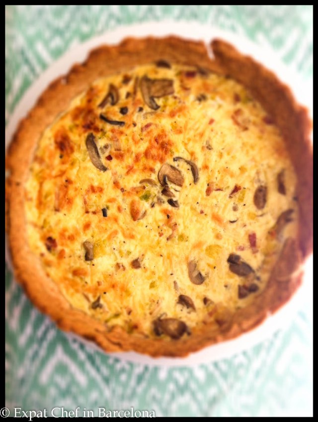 Quiche with leeks, bacon and mushrooms